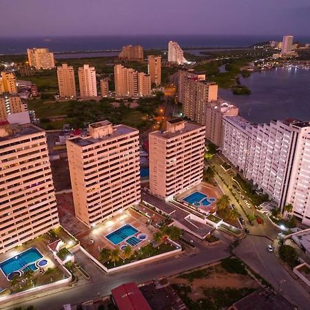 2 Habitaciones Con Hermosa Vista Al Mar Porlamar Bagian luar foto